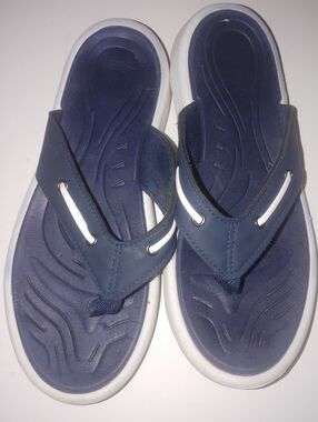Reel Legends Navy Blue and White Nautical Flip-Flop Sandals Size 8